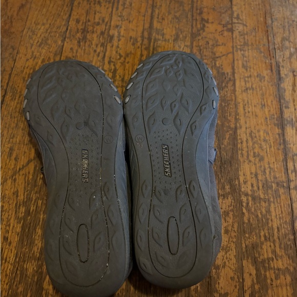 Skechers Wide Fit Women's Memory Foam Slip-On Mary Jane Style Grey - Picture 8 of 8